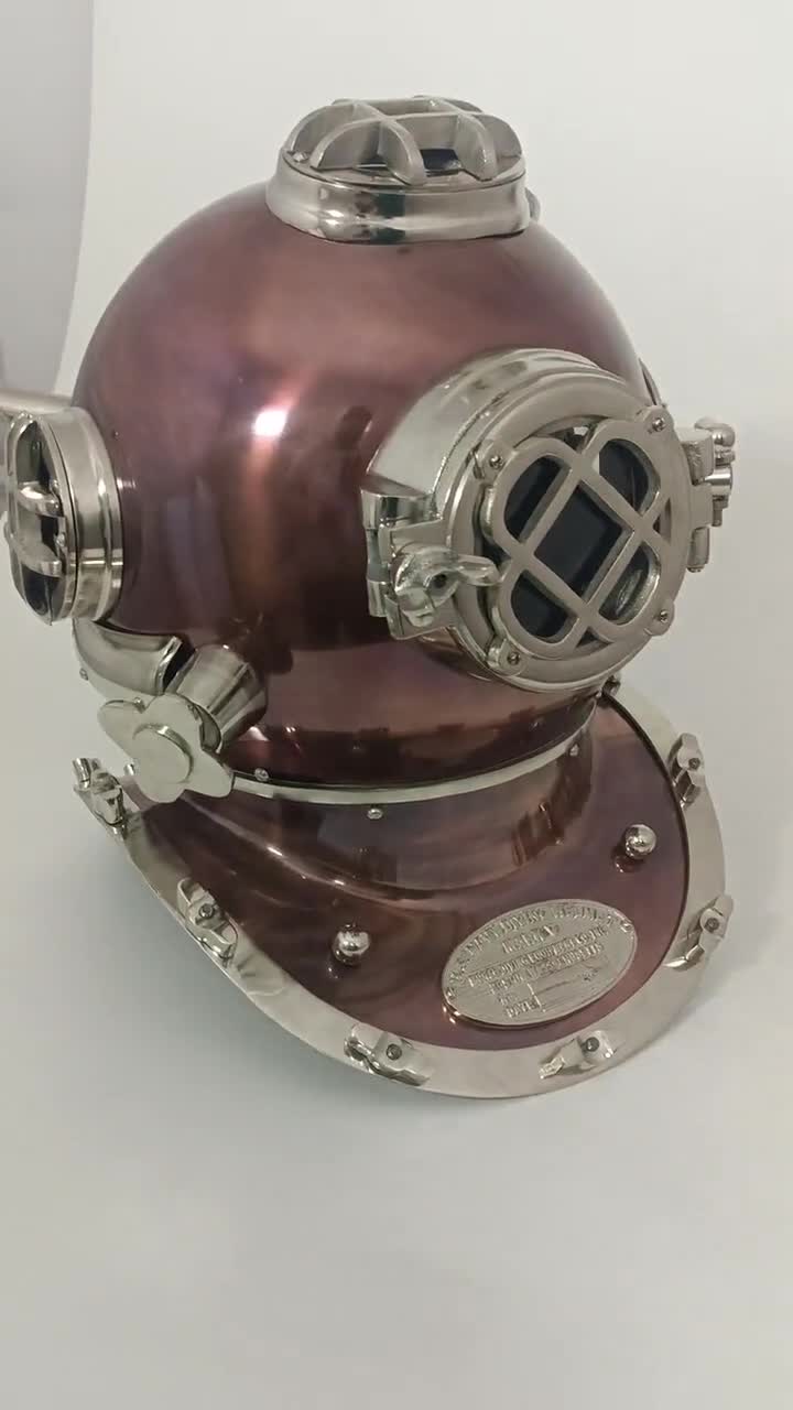 スタンド付きマークVダイビングヘルメットレプリカ