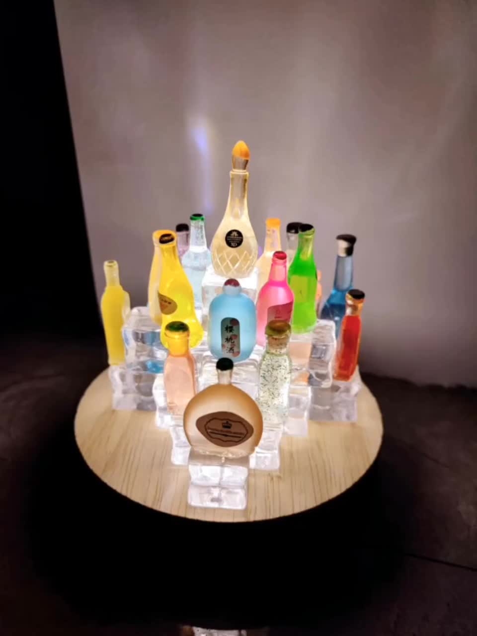 Base Luminosa LED Rotonda Con 7 Colori Per Espositori In Vetro O Cristallo - Sottofondo Illuminato A Batteria, 8,5x2,3 Cm, Per Decorazioni E Bottiglie 3D