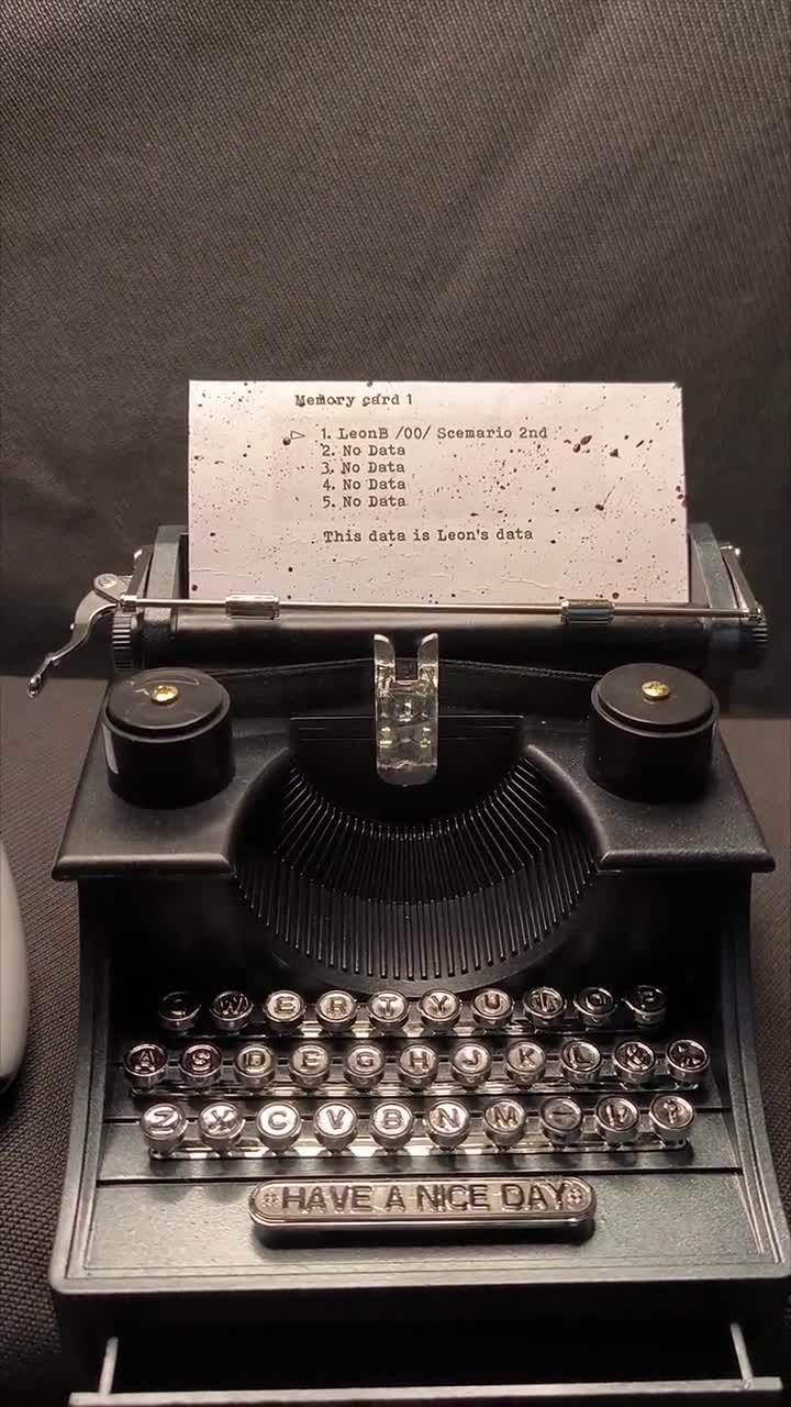 音楽と動きのあるバイオハザードタイプライターのレプリカ + インク