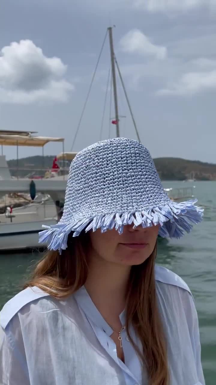 帽子 RAFFIA BUCKET HAT Chic Handwoven Blue Raffia Bucket Hat - Perfect Beach