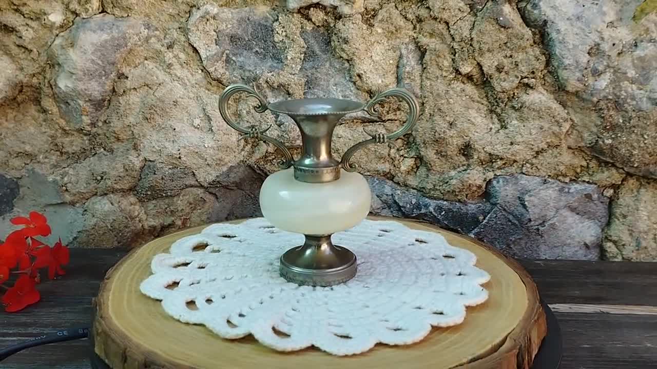 ヴィンテージオニキス＆シルバートーンの花瓶：小さな装飾用アンフォラ