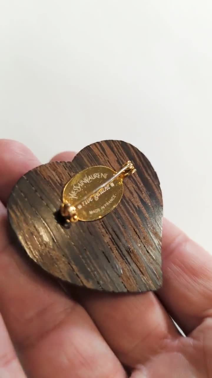 ヴィンテージ YSL 木製ハートブローチ、イヴ・サンローラン リヴ