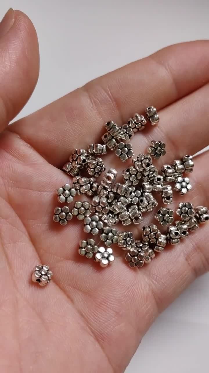 6 mm 両面メタルフラワービーズ、アンティークシルバー。ゴールド