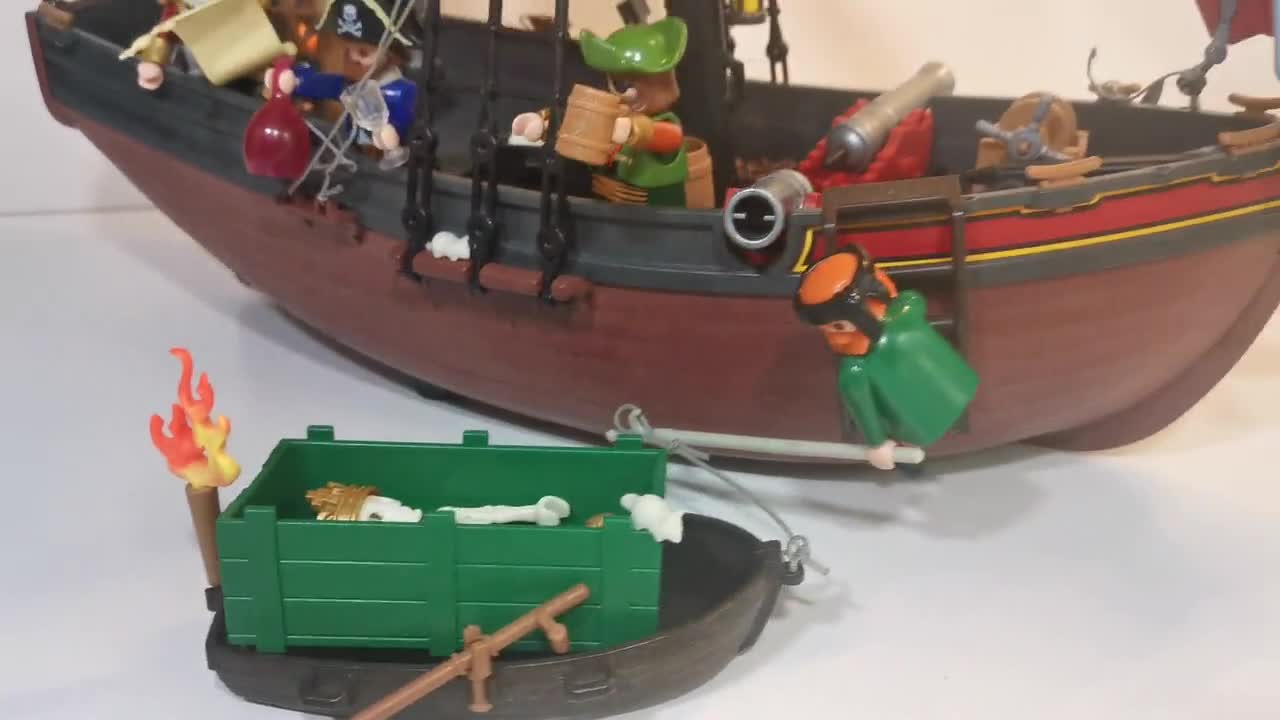 PLAYMOBIL LE BATEAU des pirates - ref 3174 - sans la boite et sans la