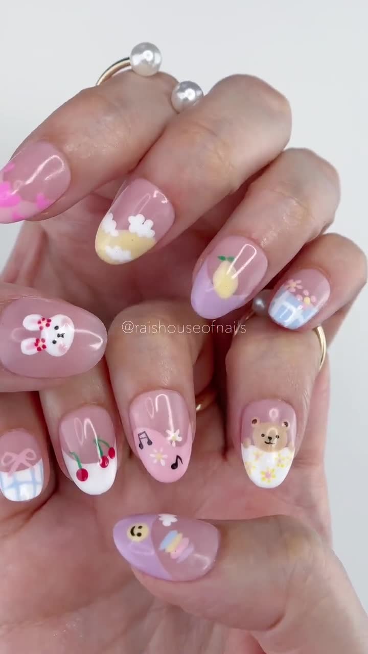 クマ、ウサギ、花柄のかわいいミックス＆マッチプレスオンネイル