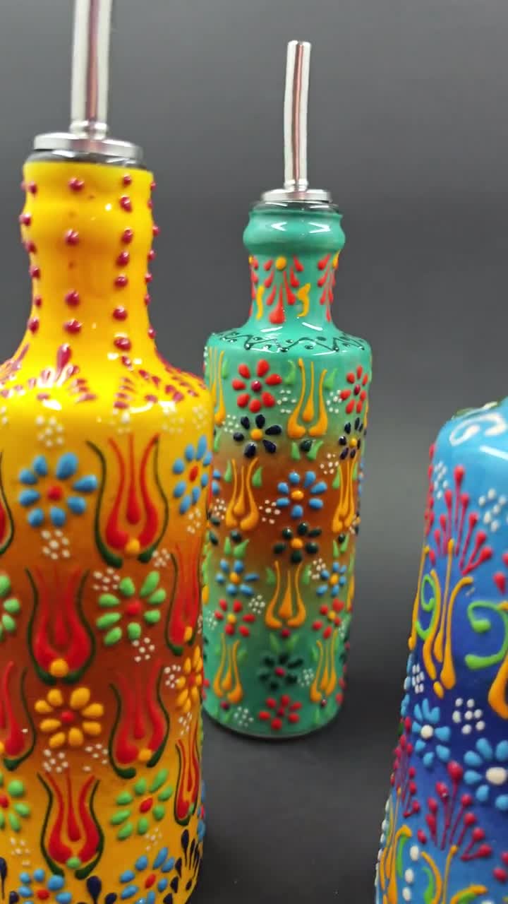 手作りの陶器製オリーブオイルディスペンサー | トルコ風の花柄オイル