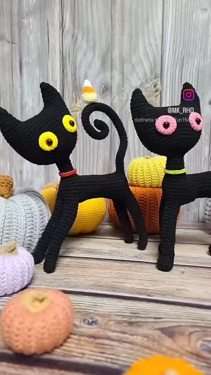 かぎ針編みの黒猫あみぐるみのパターン：ハロウィンぬいぐるみ（PDF
