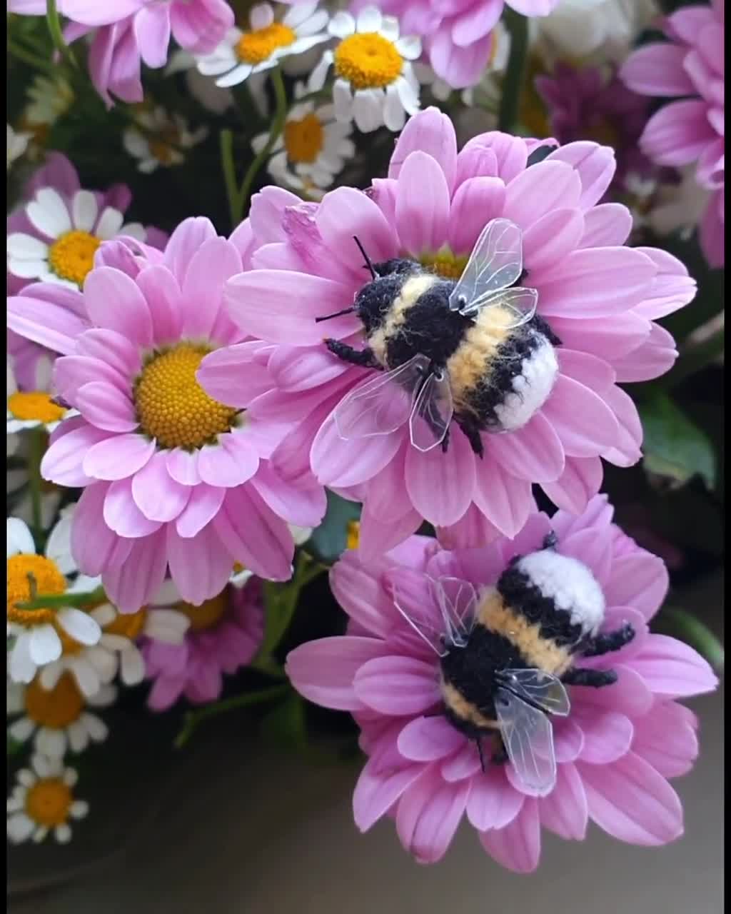 15 Buzzworthy Facts About Bumblebees