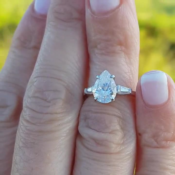 14k Art Deco Inspired Baguette Diamond Ring – FERKOS FJ