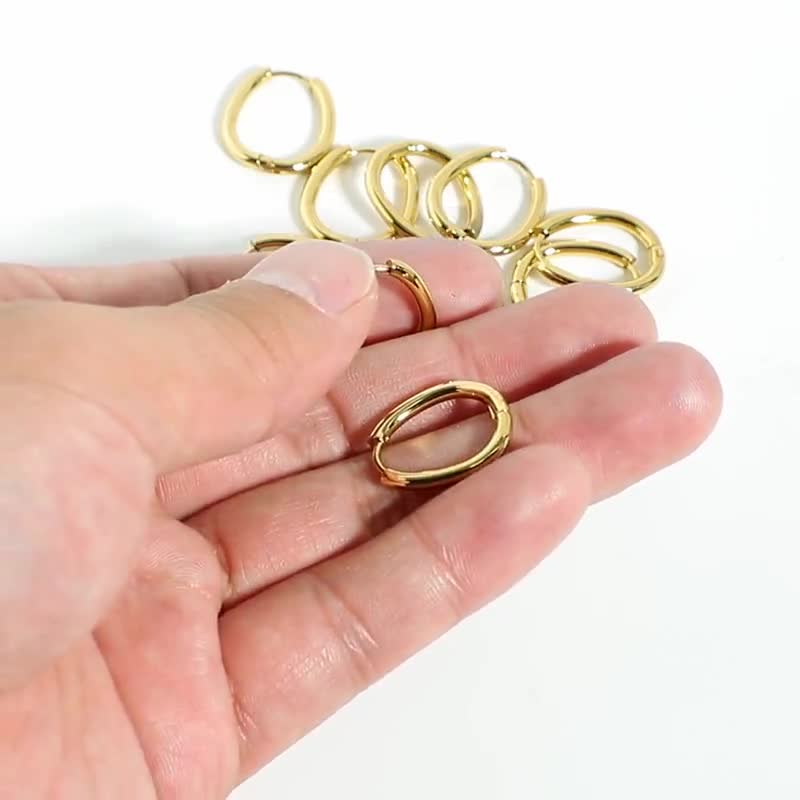 Orecchino a cerchio ovale in oro massiccio 14K con cerniera, orecchino a cerchio ovale, orecchino a cerchio in oro, orecchino a perno ovale - Italia