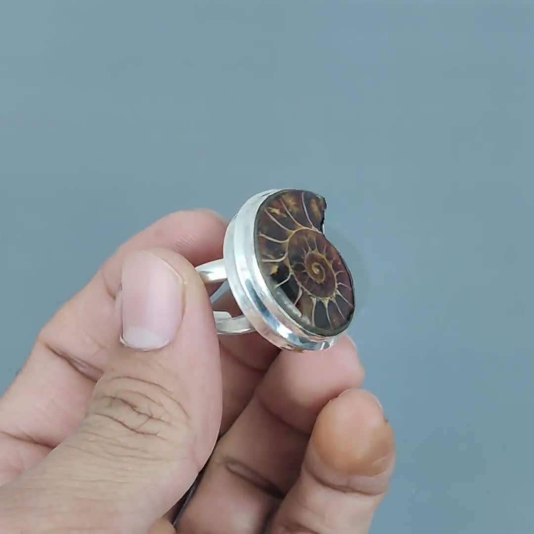 アンモナイト化石リング：ハンドメイド925スターリングシルバー製調節