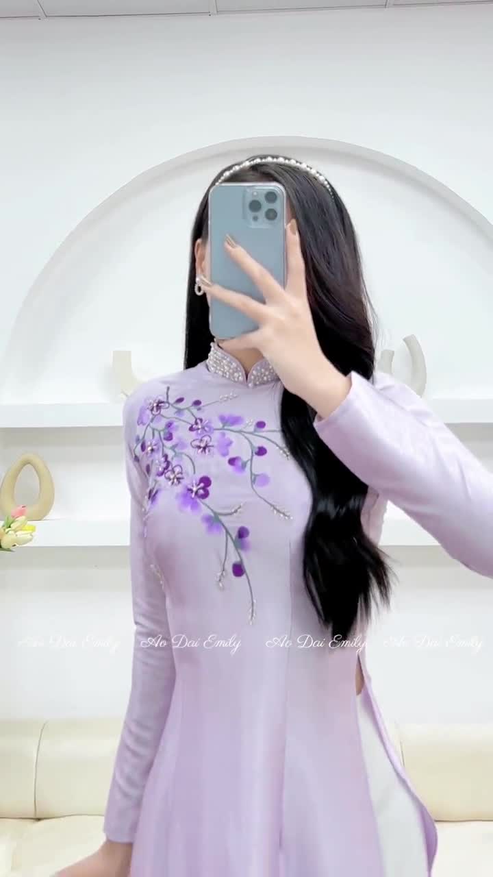 Ao Dài Lụa Vân Gỗ Thêu Hoa With Crystals| Pre Made Ao Dài Lụa Vân Gỗ Thêu Hoa With Crystals| Pre Made