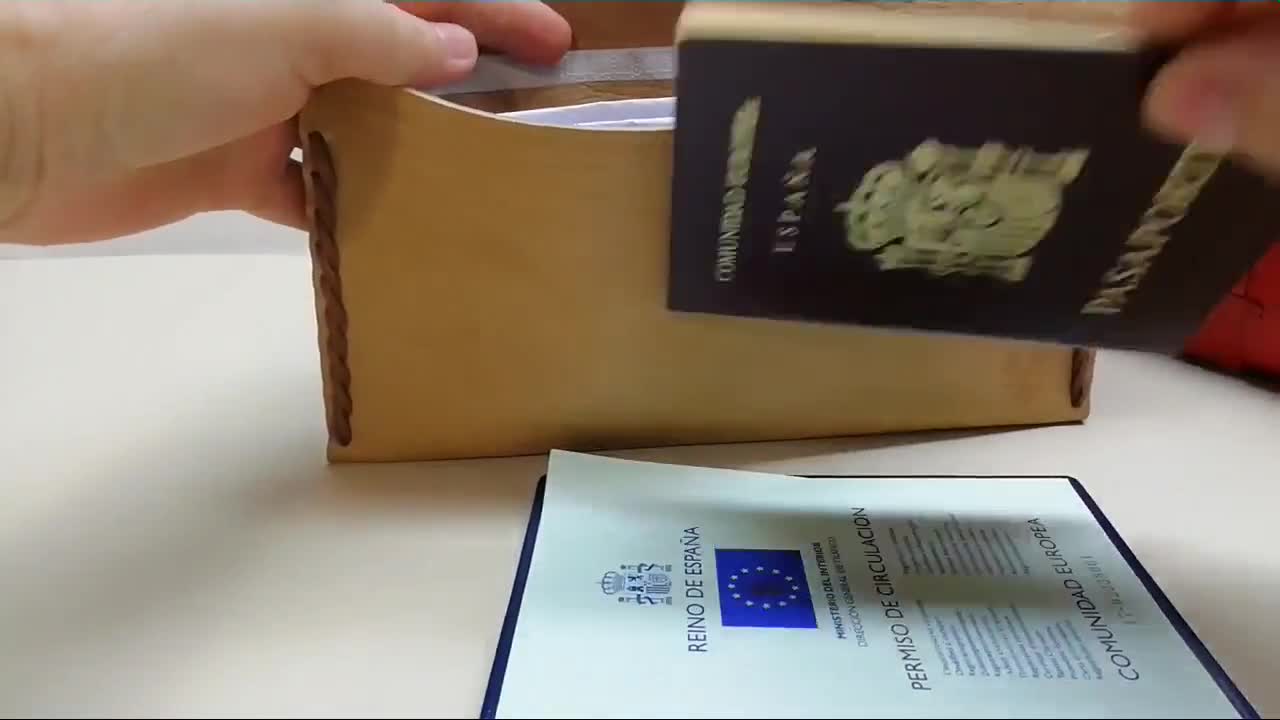 Car documents holder -  España