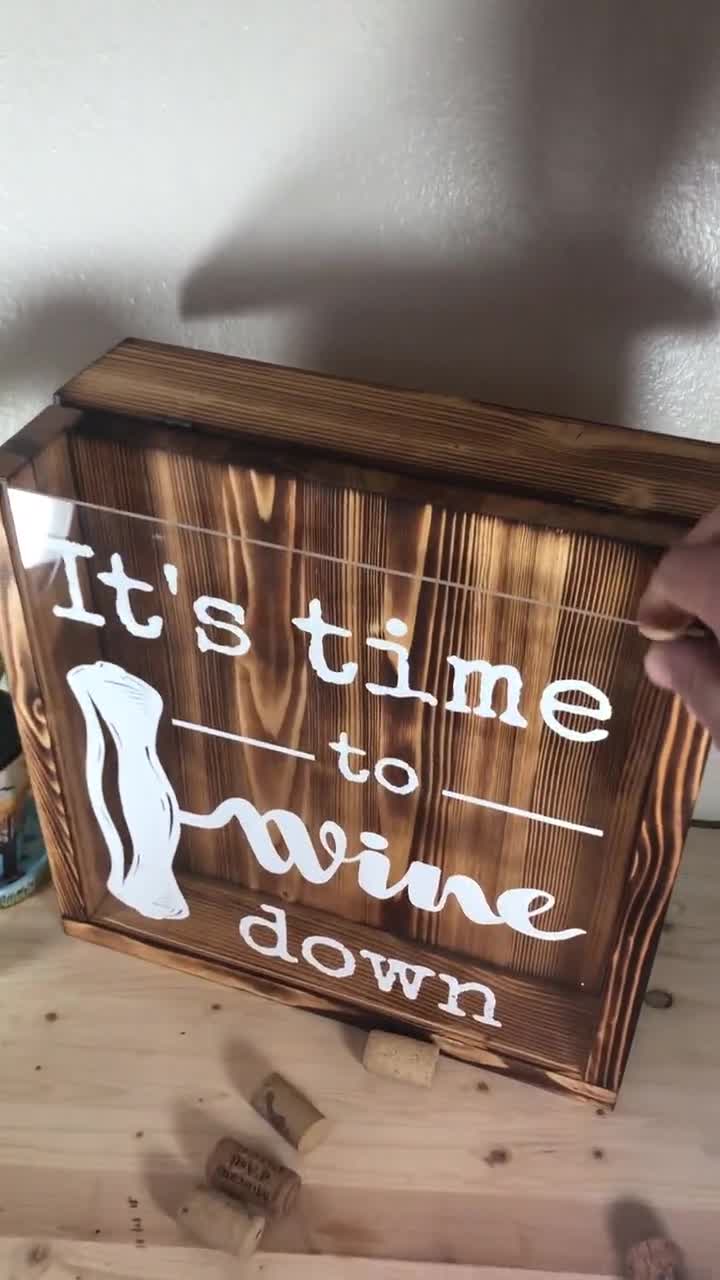 素朴なチケットシャドーボックス：手作りの松材製記念品ホルダー