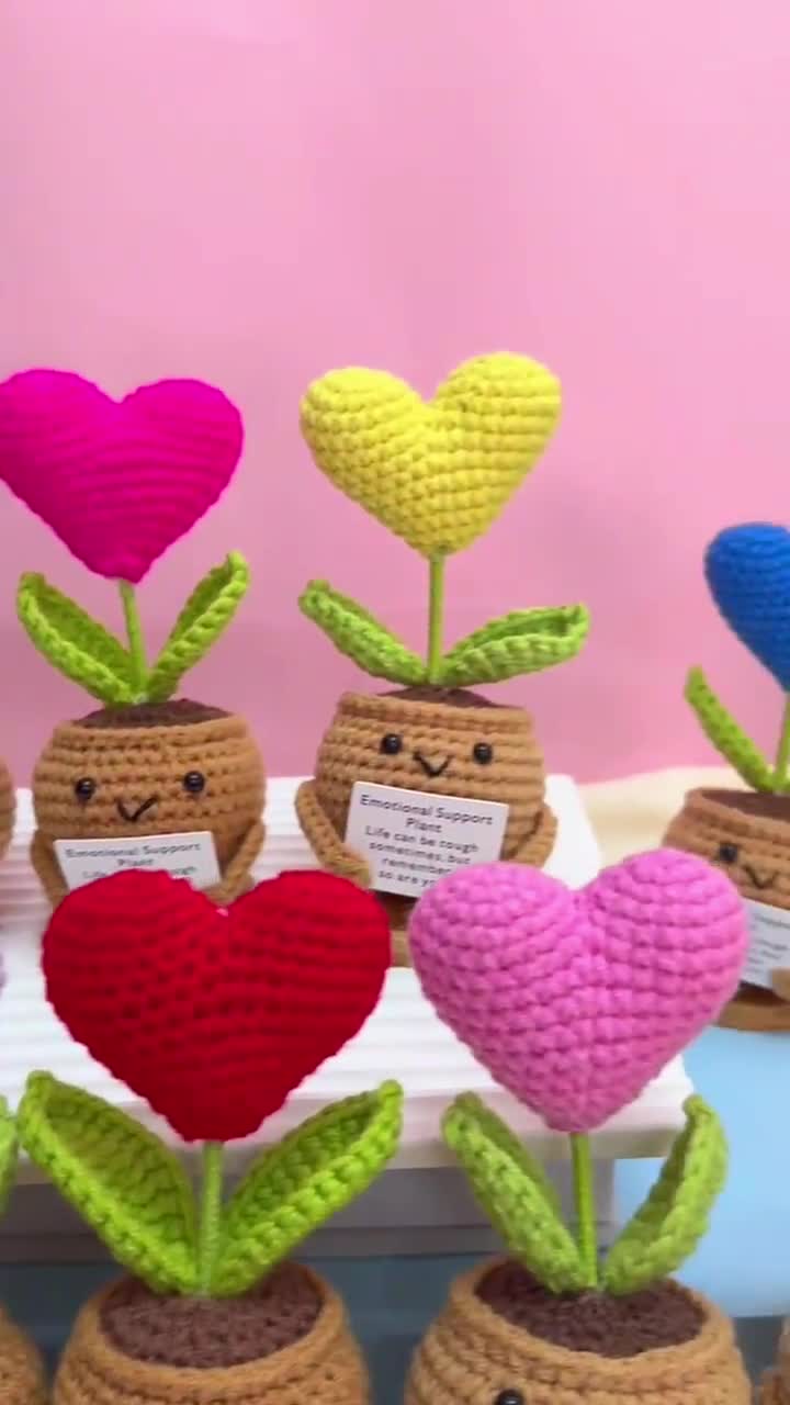 あみぐるみ　ハートの鉢植えのオーダーページ かぎ針編みのハートの鉢植えの植物のパターンPDF - かぎ針編みのハート