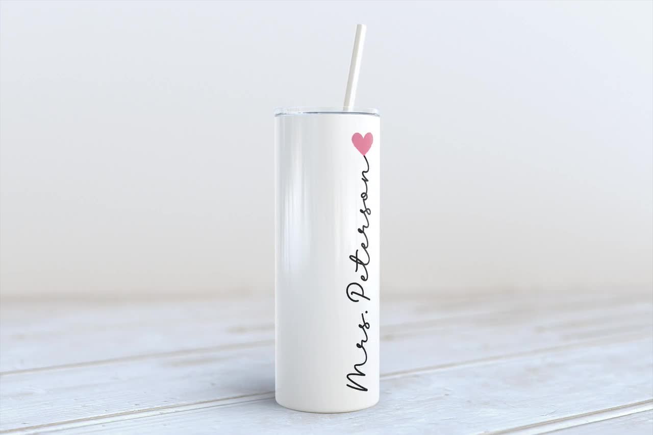 Vaso personalizado de Coordinadora del Caos / Regalo con nombre personalizado para Superwoman / Taza de Coordinadora del Caos para solucionadores de problemas / Regalo para maestra o mamá video poster
