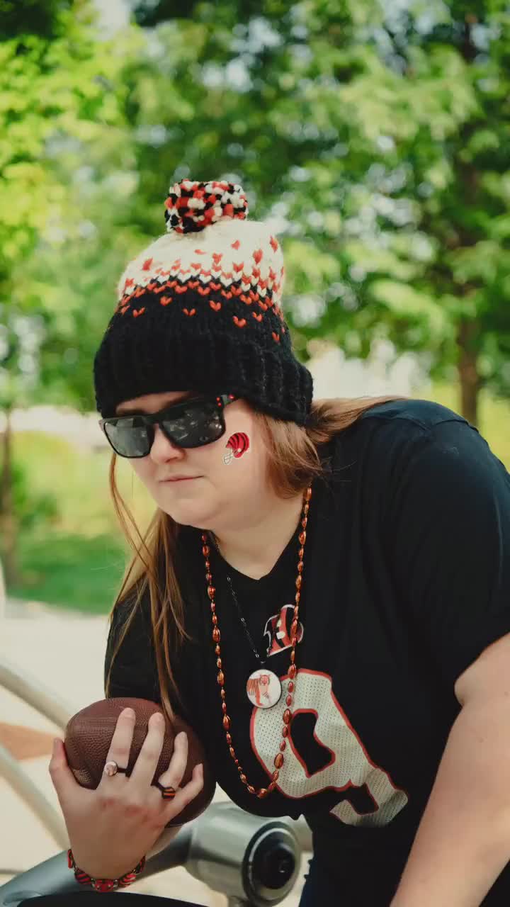 Cincinnati Bengals Knitted Hat, Beanie Winter Hat, Bengals Gear, Mens Hat, Gift for Her, Slouchy Bengals Beanie, Wool Hat, Pom Pom Hat