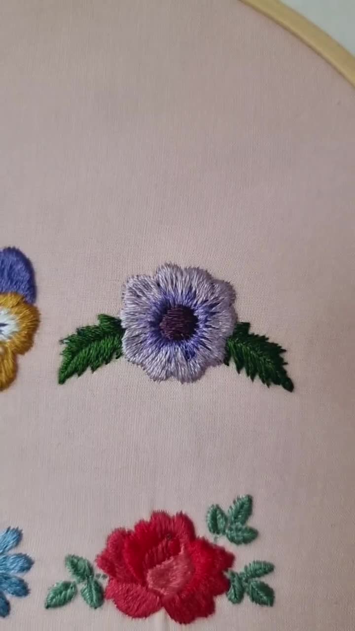 6 Tiny Flowers 1