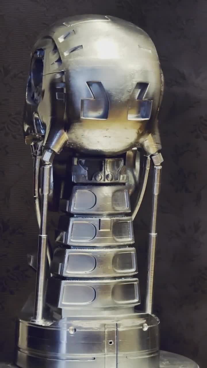 T-800 ターミネーター ヘッド 1:1 (赤く光る目の色) - Etsy 日本