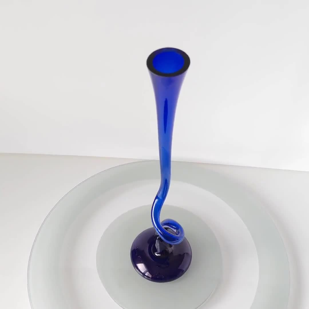 ヴィンテージ ブルー カーブ花瓶 一輪挿し用、吹きガラス花瓶
