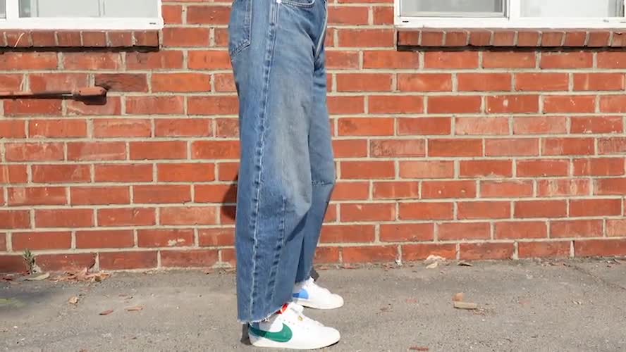 【DISCERNMENT】Stitch New Balloon Easy Denim T By Alexander Wang - Blade Logo-embroidered Balloon Jeans