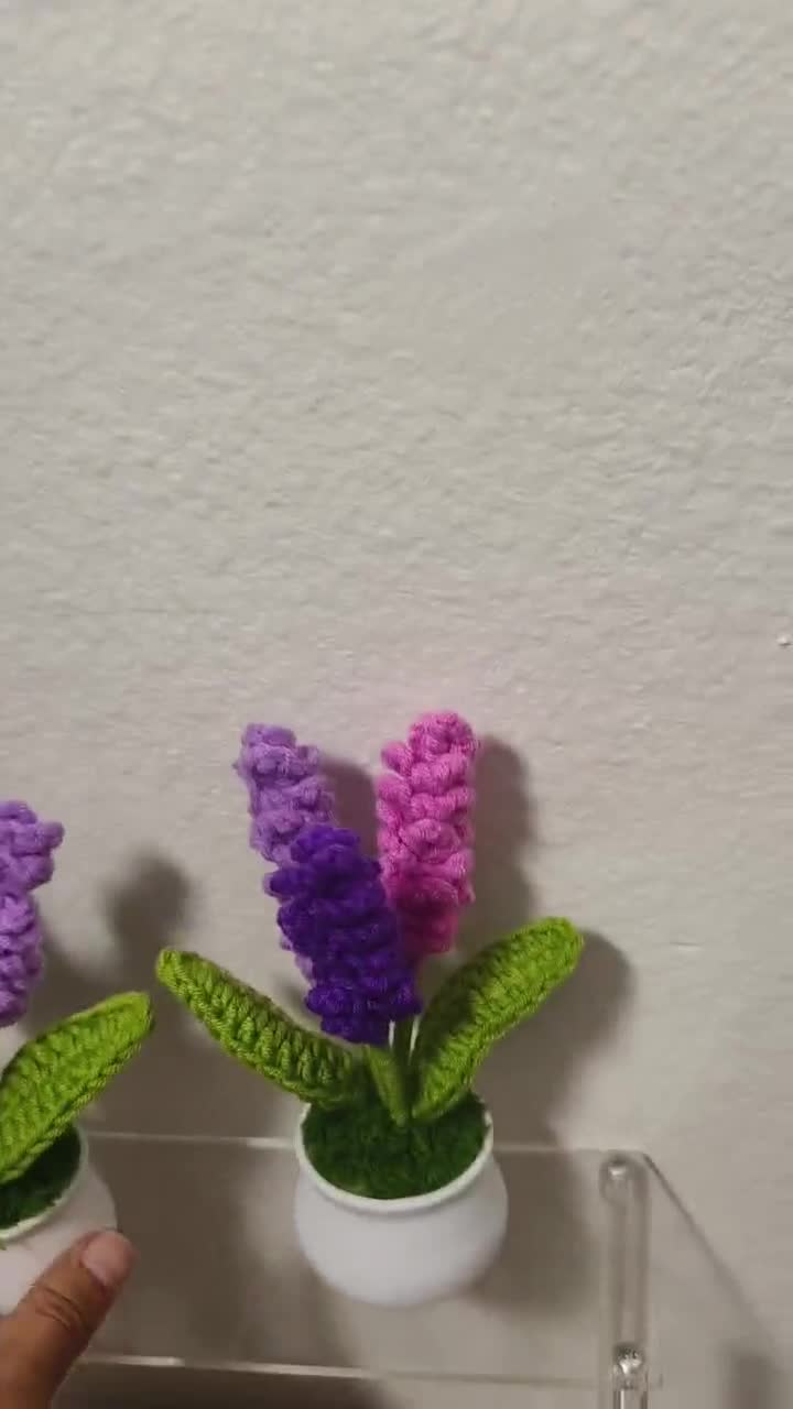 Gehaakte potplant bloem, handgemaakte lavendel potplant, cadeau voor haar, bloemstukken, geweldig woondecoratie - België
