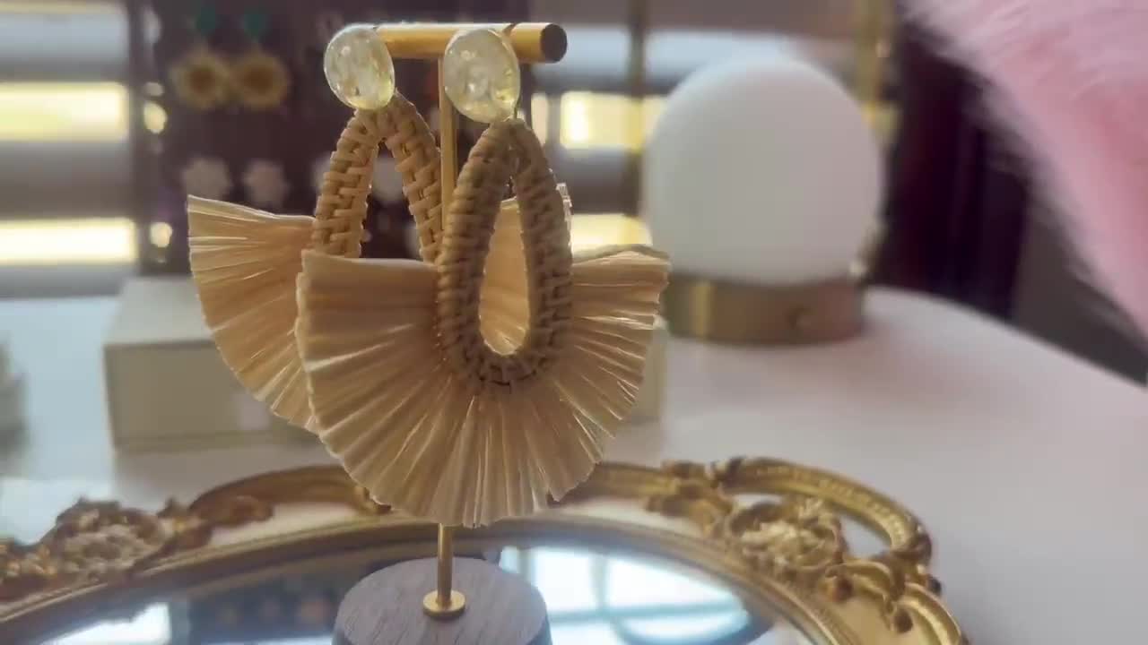 Orecchini a goccia in rafia boho: leggeri orecchini in paglia intrecciata - Italia