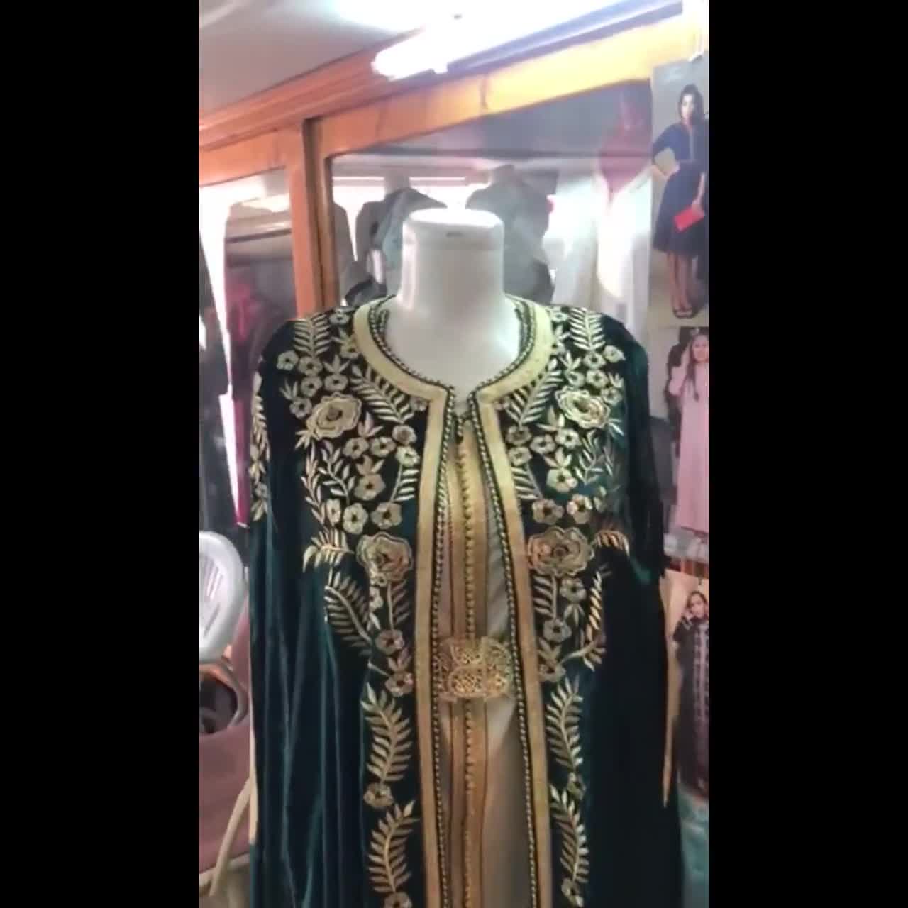 Elegantes vestidos de noche formales marroquíes de Kaftan burdeos con  apliques de encaje dorado Mangas largas regulares Vestido de fiesta árabe