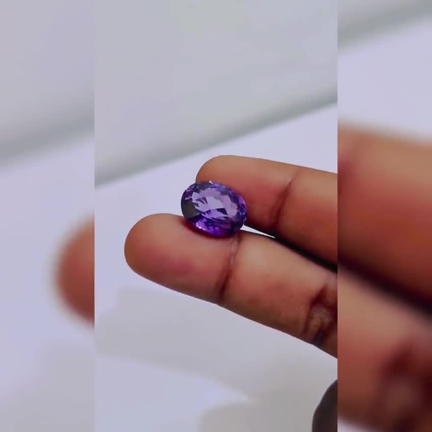 Alexandrite Naturelle 11 Carats Taille Ovale Certifiée - Pierre Précieuse En Vrac
