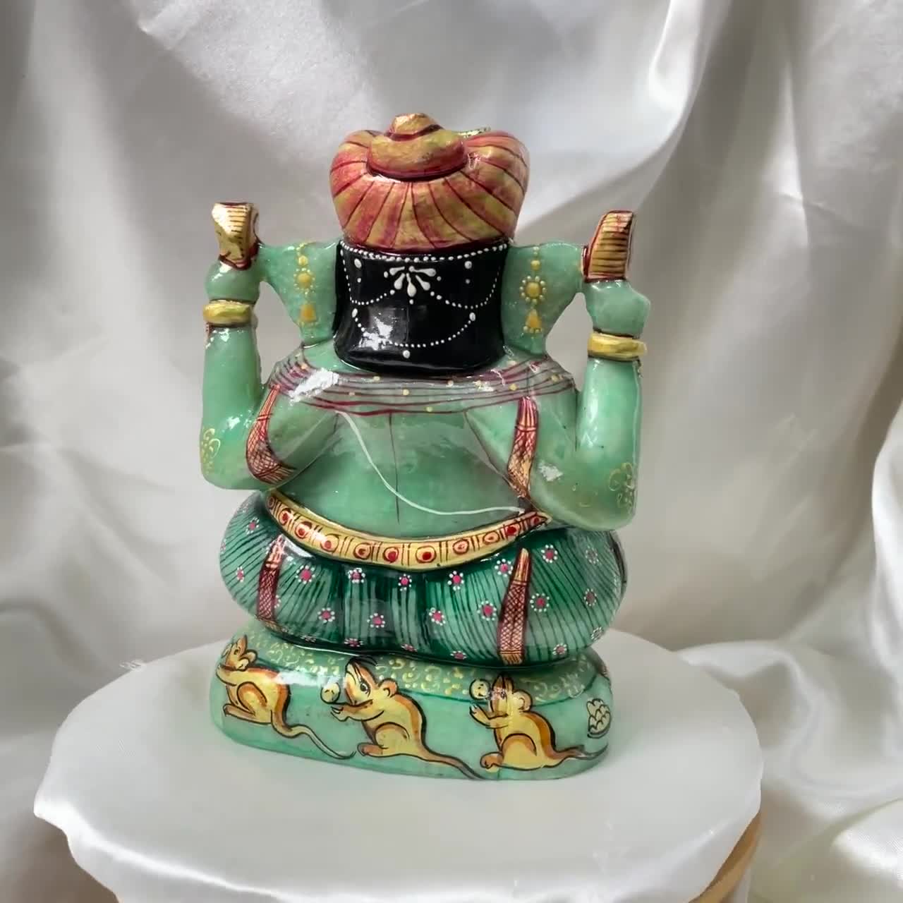 ギフト、ホームデコレーション、プージャルームに最適な7インチの