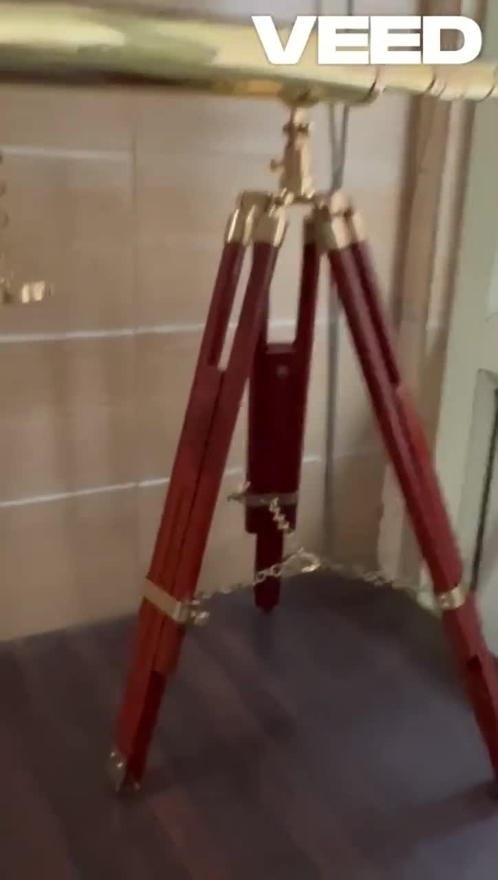 Acquista Telescopio finitura nichel con treppiede in legno marrone da terra - NAVIROCK in Italia a partire da 208