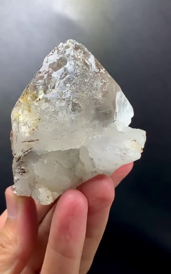 スカルドゥ鉱山産天然ルテール含有水晶、原石水晶標本、天然鉱物。153
