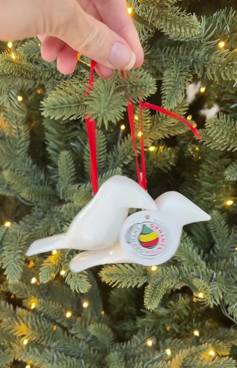 2羽のキジバトのクリスマス鳥のオーナメント - アフリカ、ケニア産の
