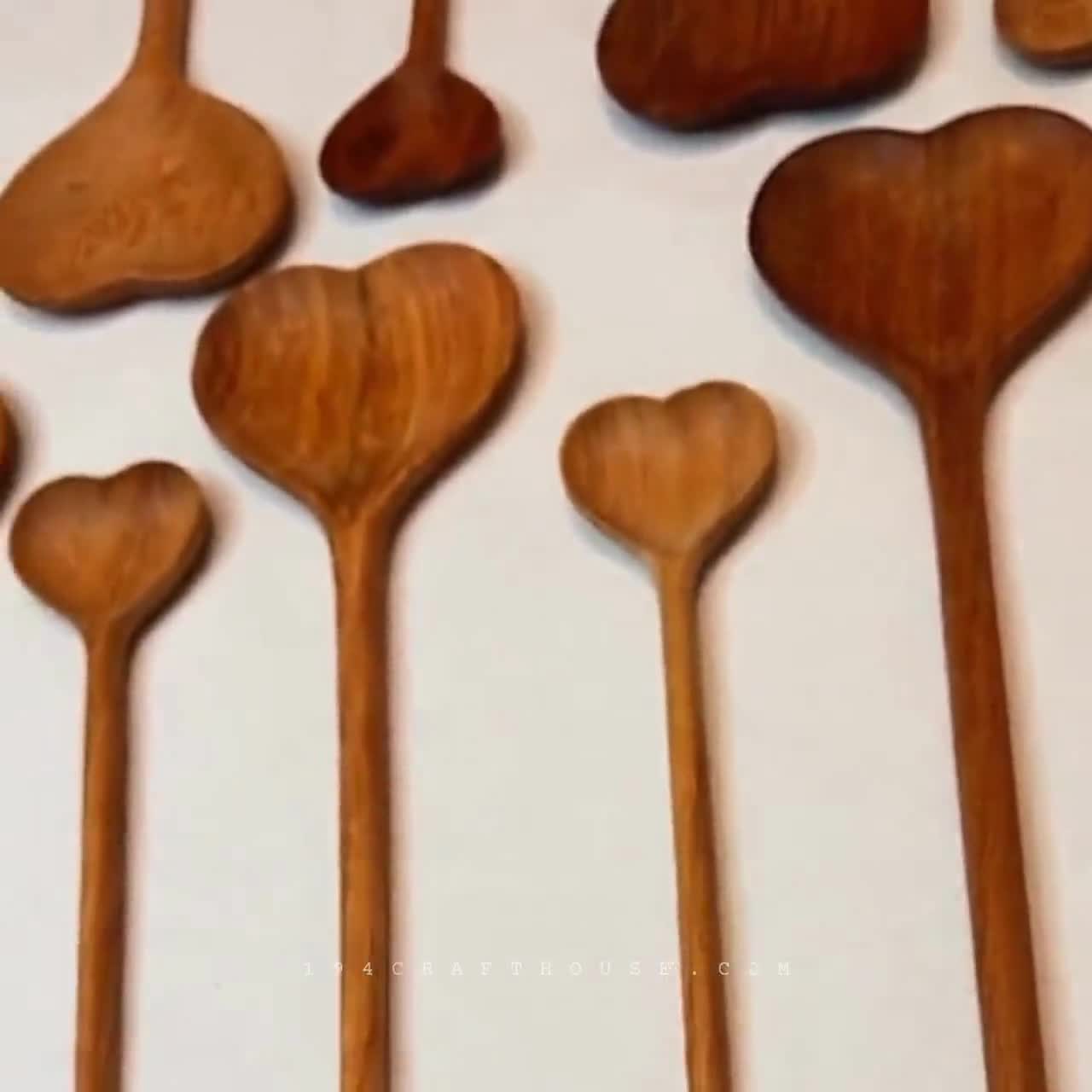 https://v.etsystatic.com/video/upload/q_auto/Wooden_Heart_Spoon-Video_pbgqtk.jpg