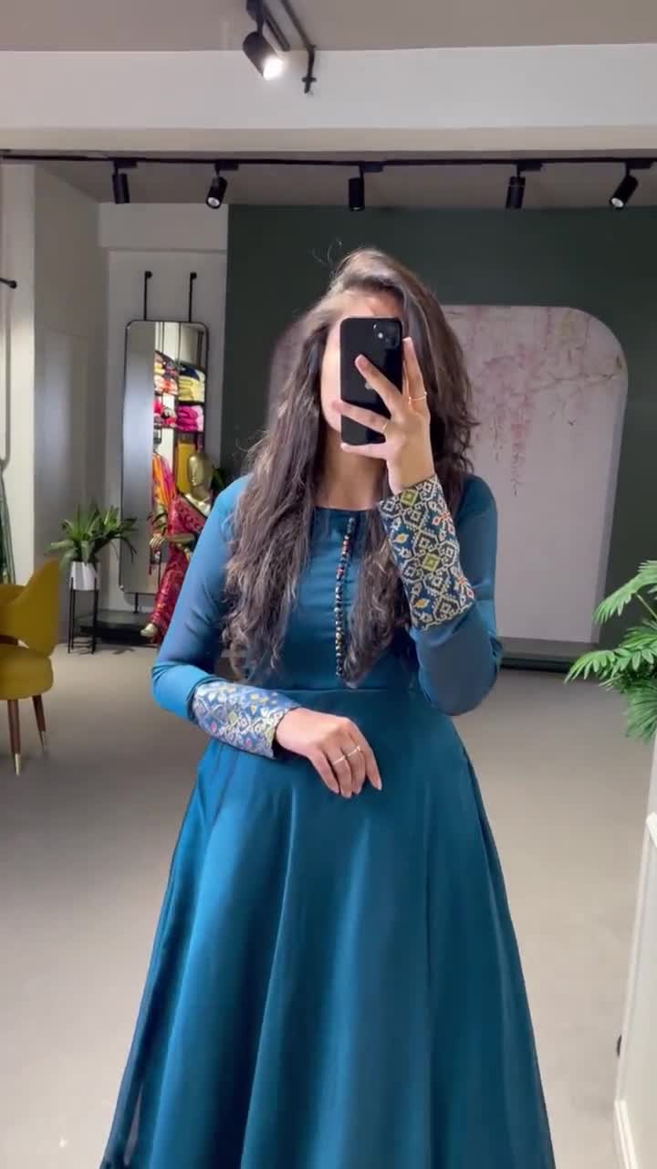 Pin on Best Kids Girls Dresses To Wear on Eid