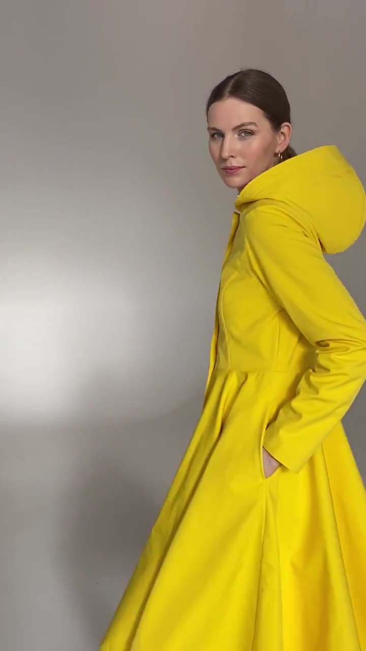 Capa Impermeable chubasquero largo con cierre amarillo - Importadora Dali