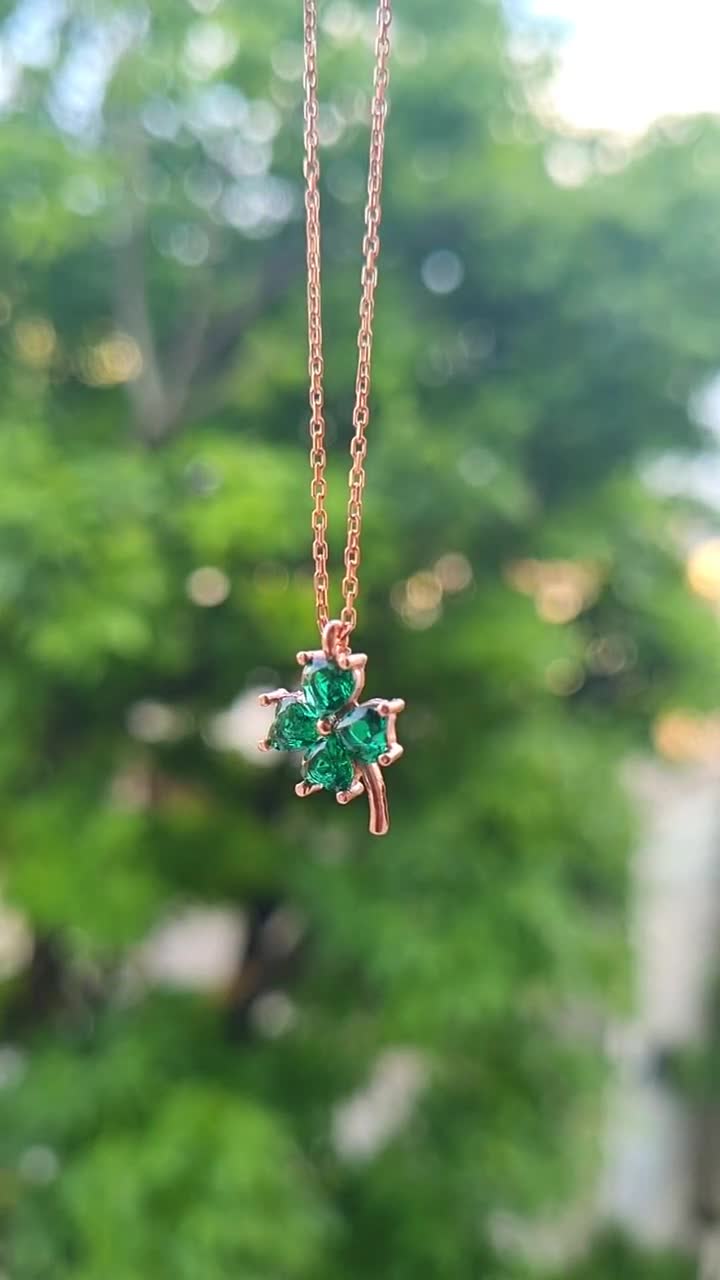 ★ROSEMONT★ Silver Green Clover Necklace RA24C28A Clover Necklace | www.sparklingjewellery.com