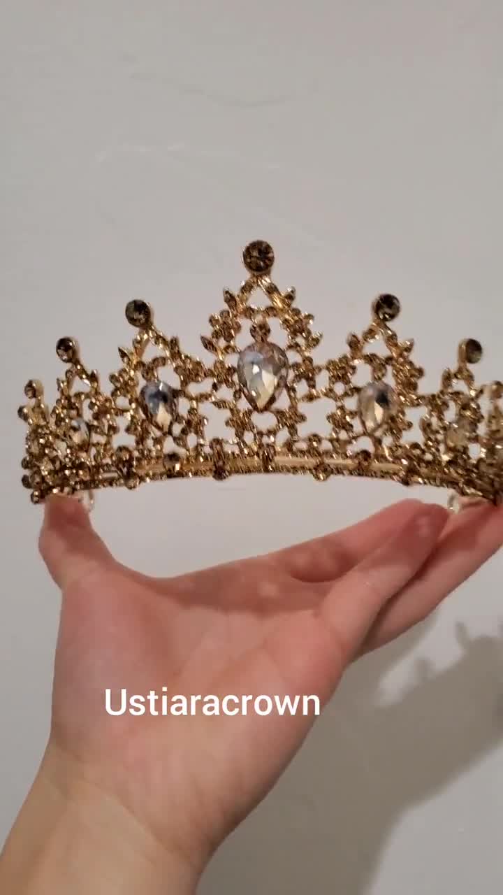 Tiara A Corona Da Donna Con Strass Scintillanti E Cristalli. Diadema Per  Ragazze, Vestibilità Comoda Per Teste Di Tutte Le Dimensioni. Diadema Da  Donna Per Feste Di Compleanno Di Principesse, Matrimoni E