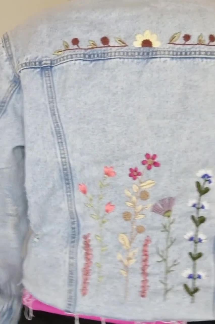 ジャケット・アウター AMERI MEDI VINTAGE FLOWER EMBROIDERY Vintage Chicos Designer Size 3 Women's Jean Jacket Floral