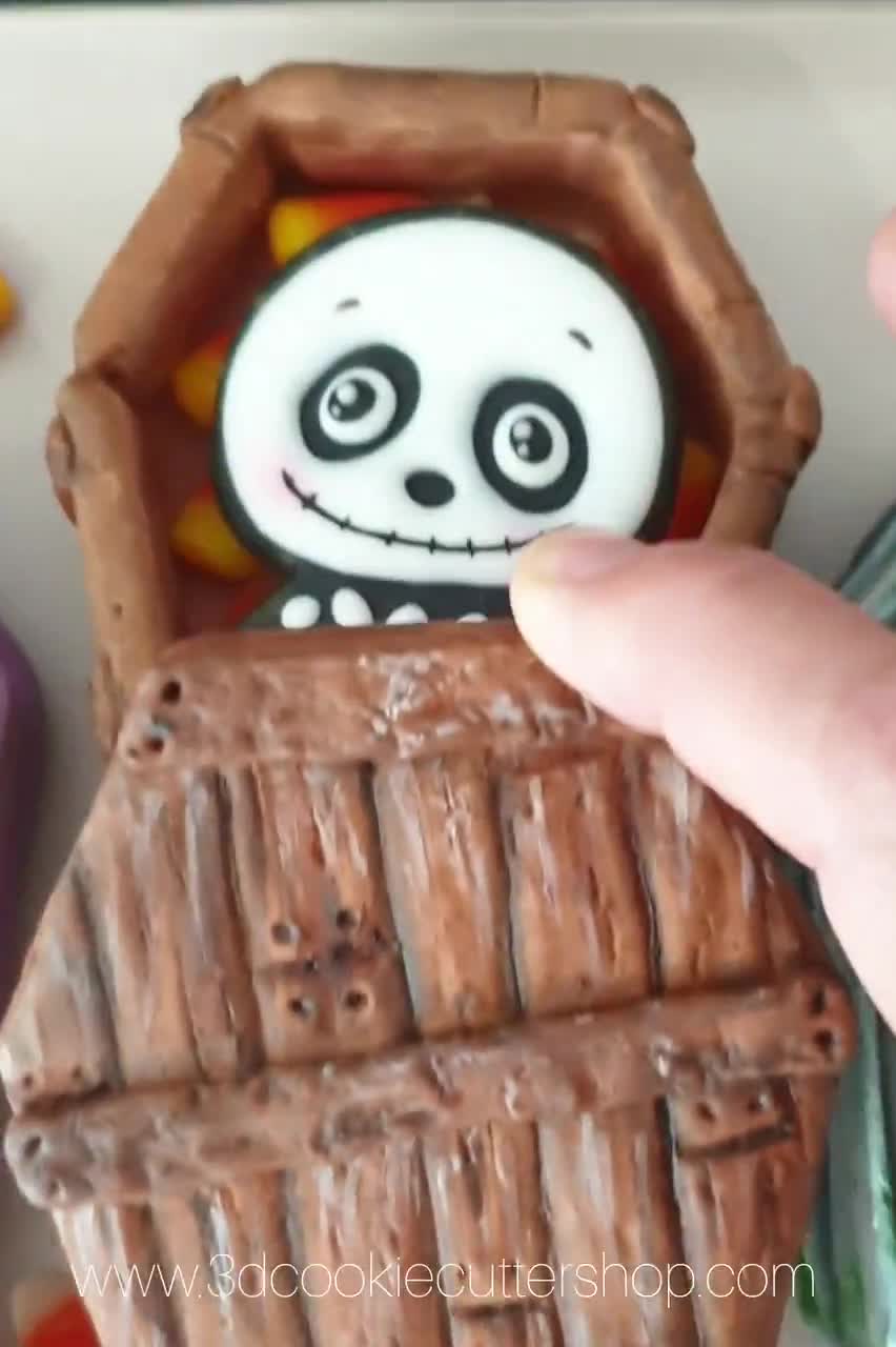 Sugar Swings! Serve Some: Coffin and Skeleton Mini Cakes