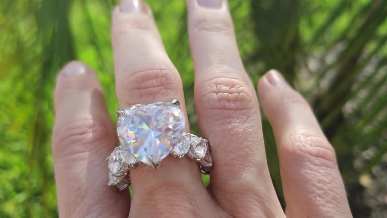 Heart Shaped 5K Cubic Zirconia Engagement Handmade Ring. Luxury