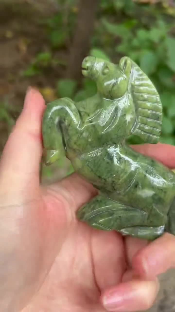 Natural Green Jade Carved 12 Zodiac Year Horse Animal Lucky