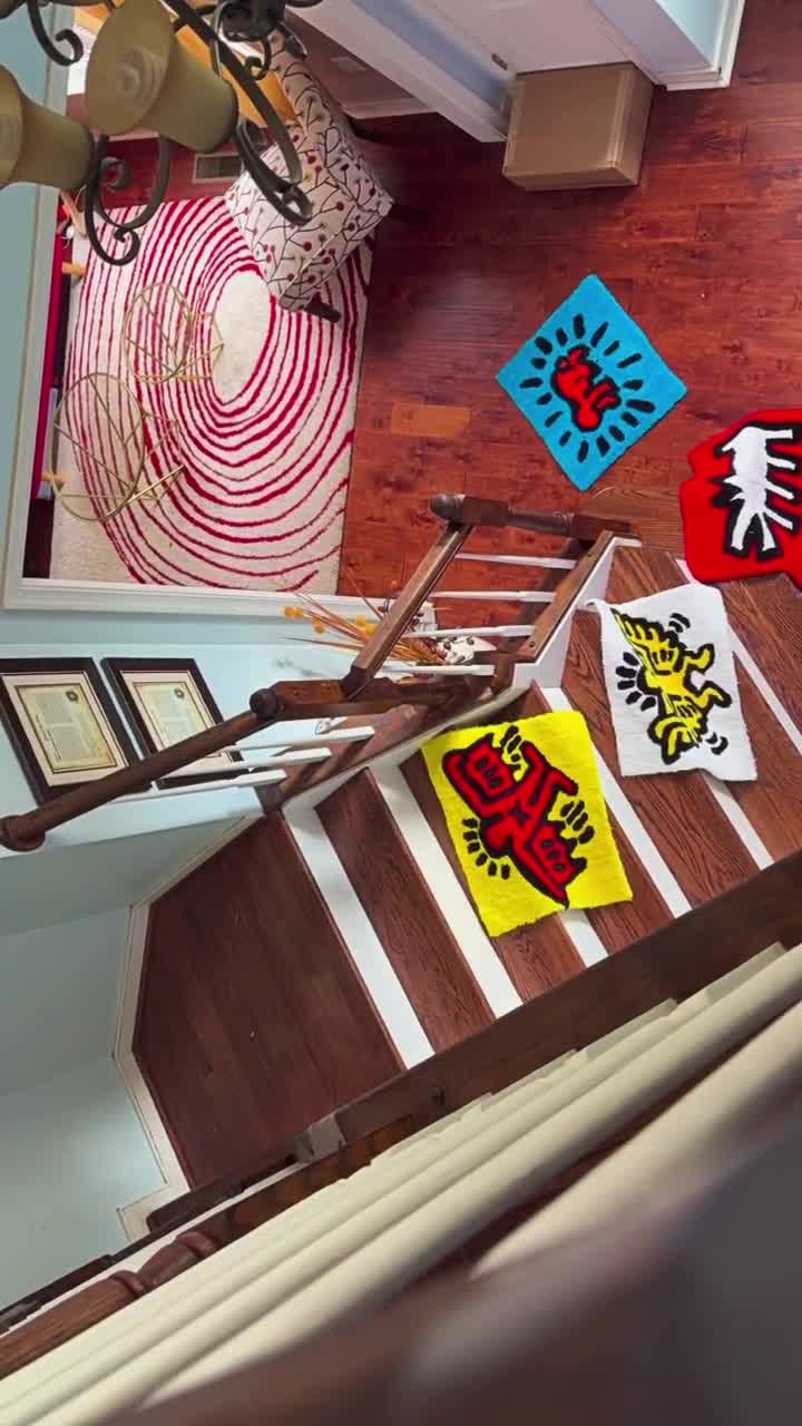 Handgetuft op Keith Haring geïnspireerd vloerkleed | Pop-artdecor uit de jaren 80 video poster