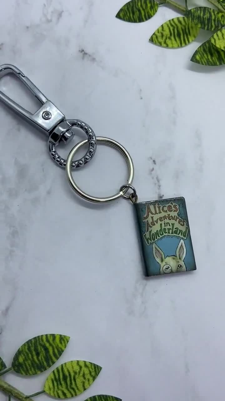 BookishPlainJane Twilight Themed Keychain