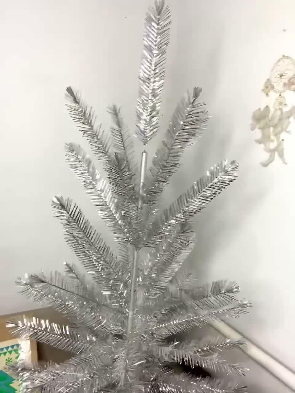 Árbol de Navidad vintage de aluminio y plata - Árbol de oropel soviético -  Árbol cónico - Árbol de pompones plateados - Tiendas ucranianas - Etsy  México, image size:960x1280