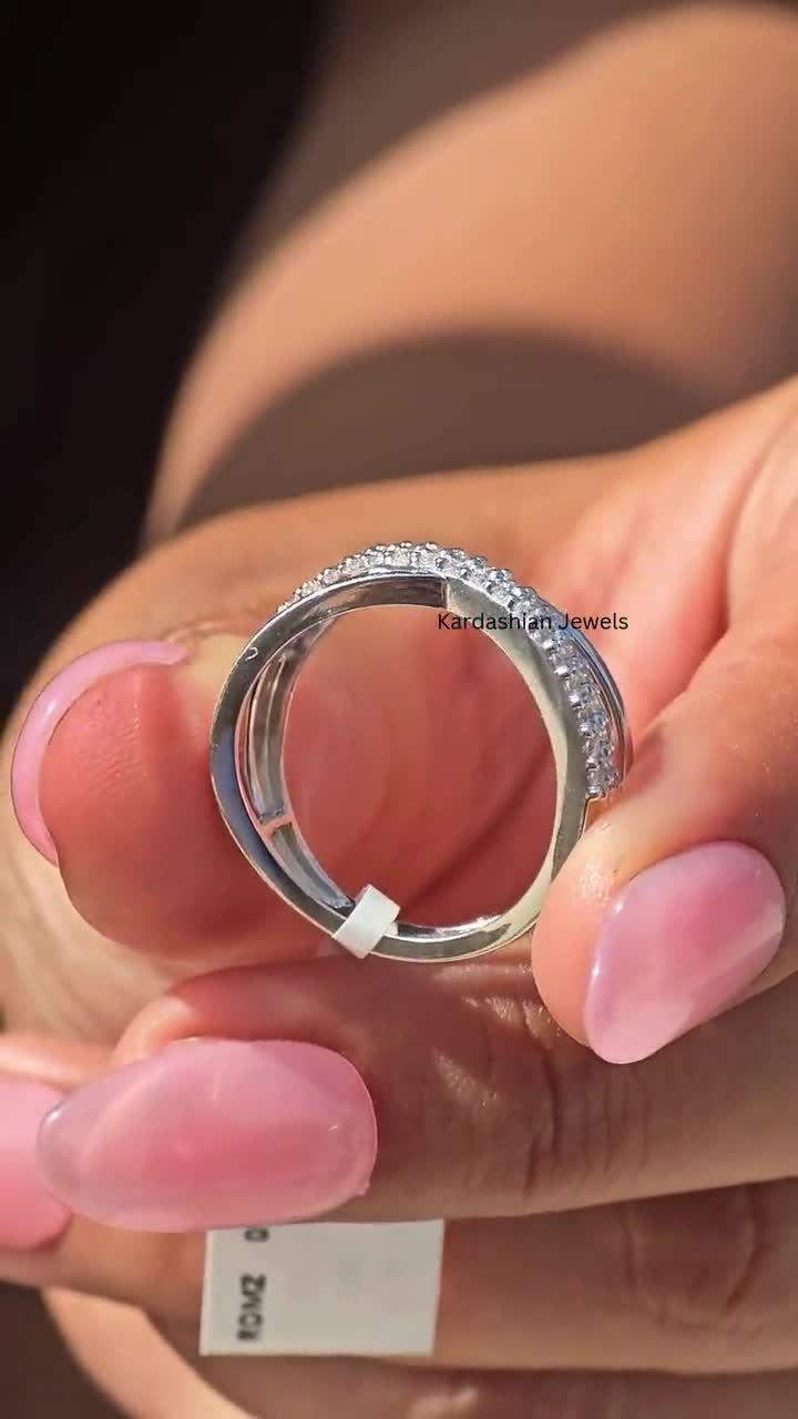 Crossover Round Wedding Ring, 14K Solid White Gold Criss Cross Minimalist Ring, X Cross Round Diamond Ring, Stackable Ring For Women video poster