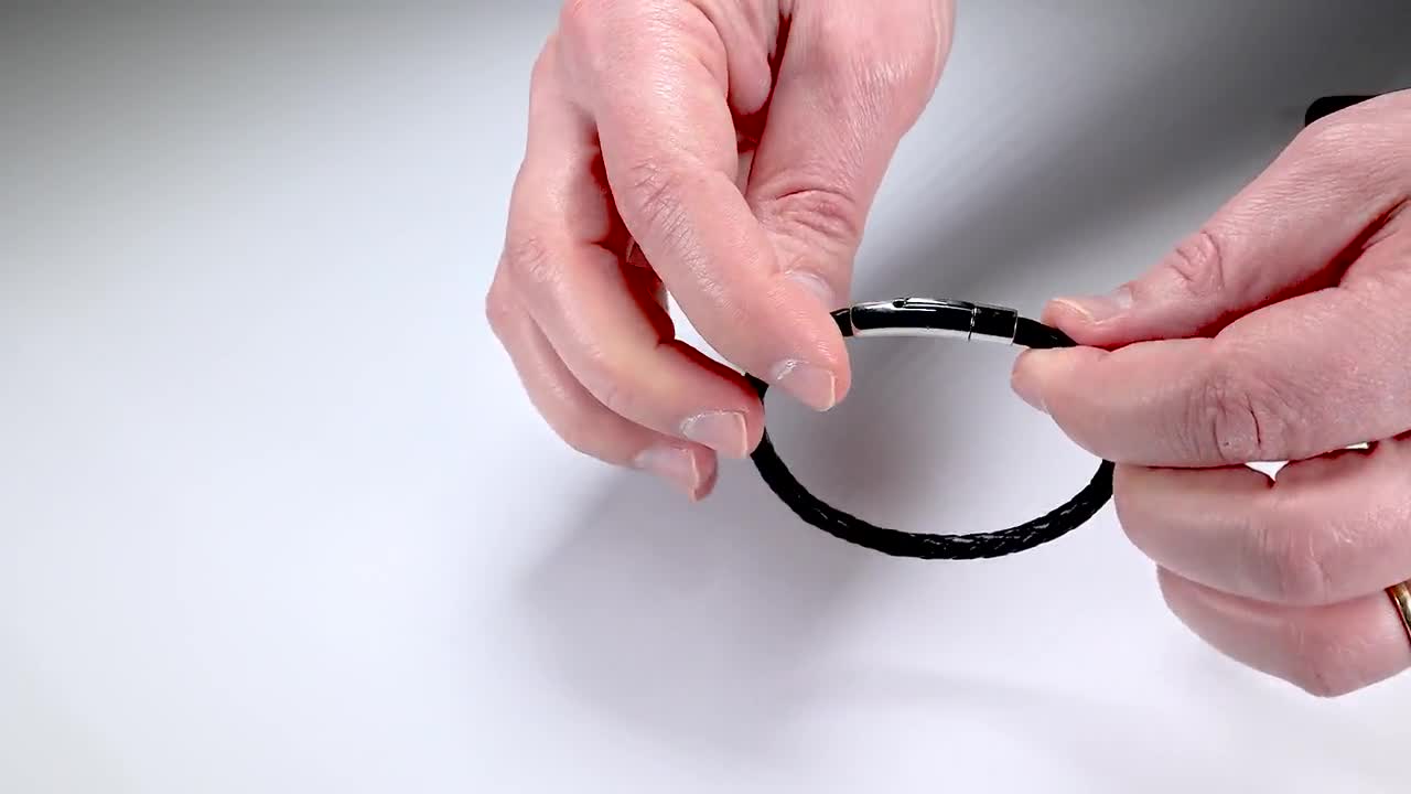 Auroris Echtleder Armband Geflochten 5mm - Mit Hebeldruckverschluss Edelstahl Schwarz