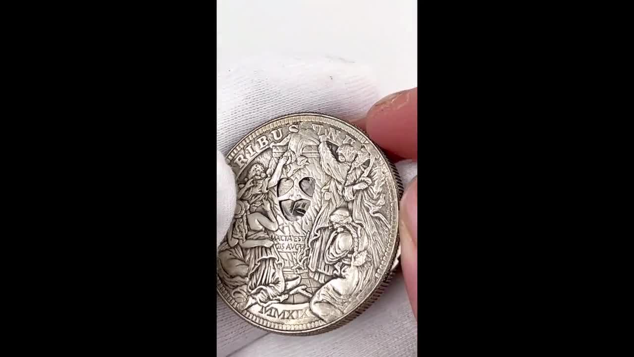 ローマのブーティーン 4つの悪の顔 墓石 動くコイン ホーボー