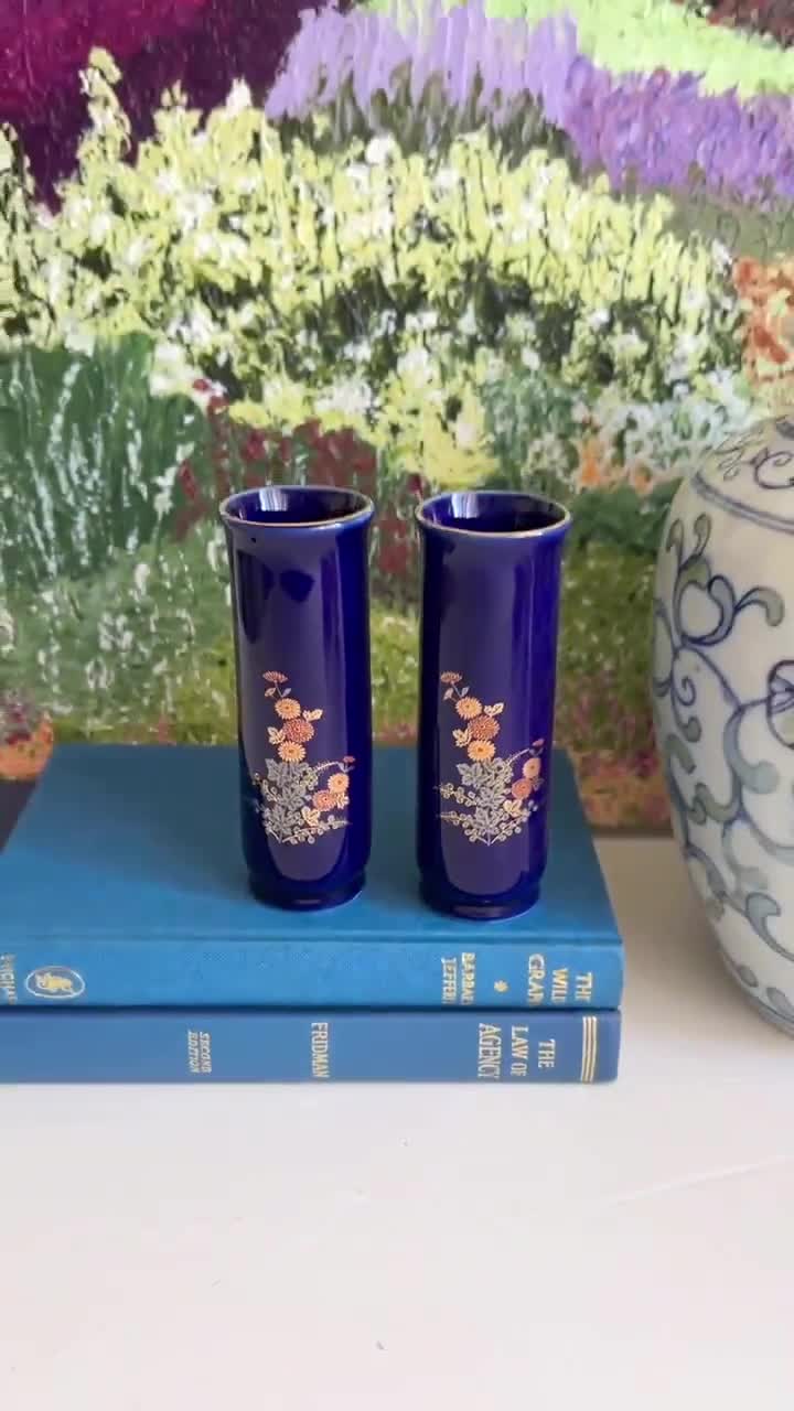 コバルトブルー磁器花瓶 ペア | 九谷焼花模様 | 金彩トリム | 1960年代