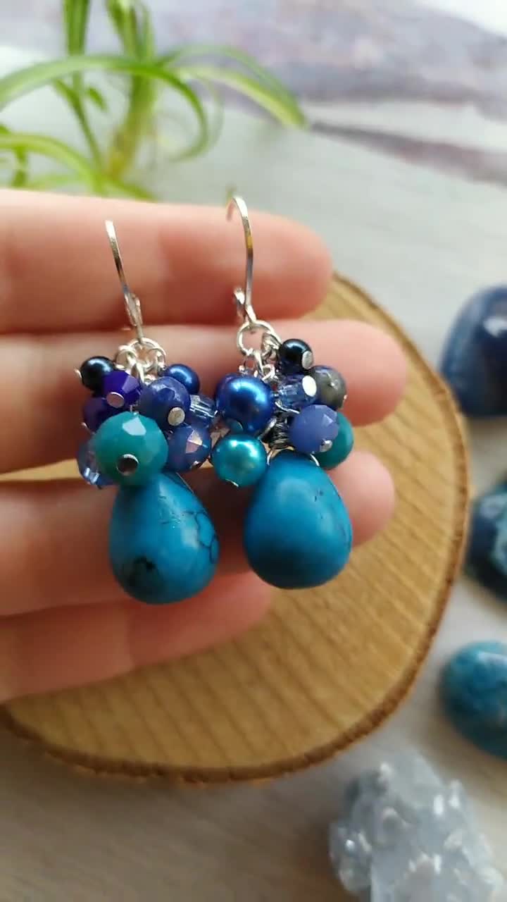 Blue cluster drop earrings Blue dangle boho earrings Earrings with blue drops Light to dark blue ombre waterfall earrings Blue chandeliers